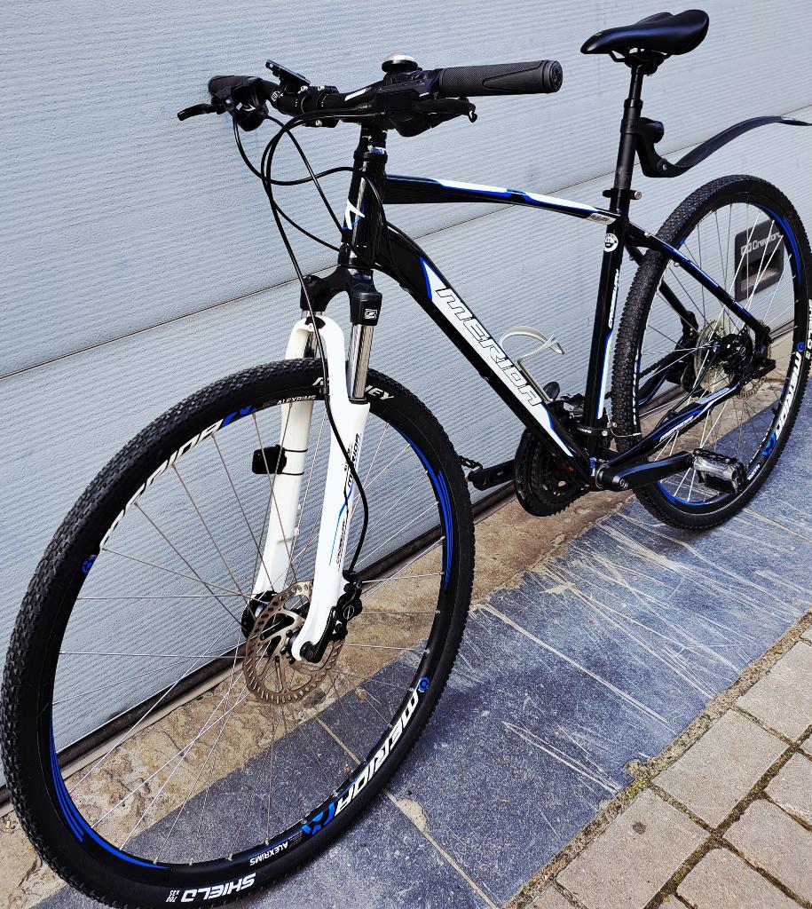 VTC MERIDA 28" crossway100comme neuf prix400€ 048981/3734, Vélos & Vélomoteurs, Autres marques, Vitesses, Comme neuf, Enlèvement