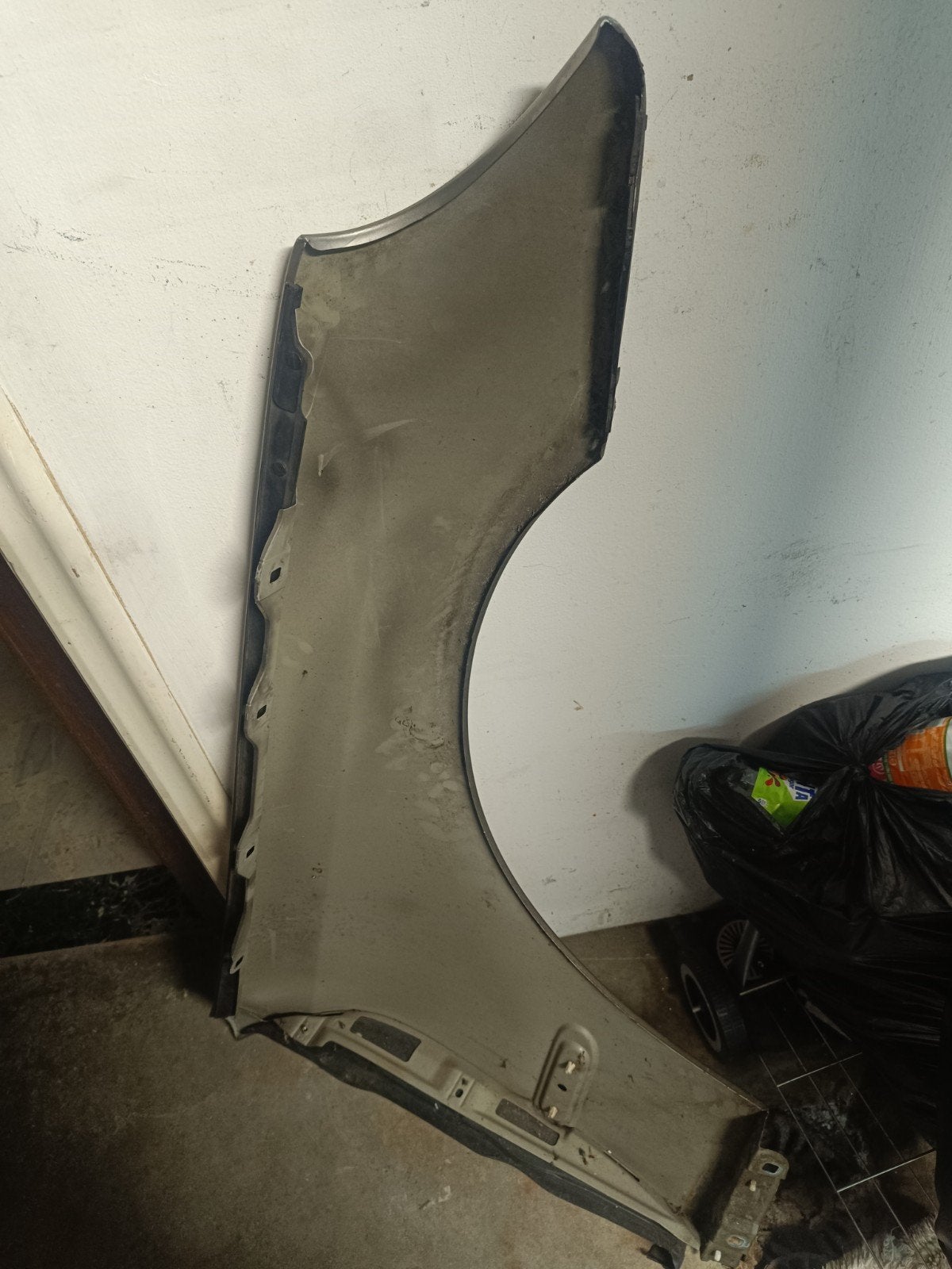 Mercedes W203 linker voorspatbord, Voor