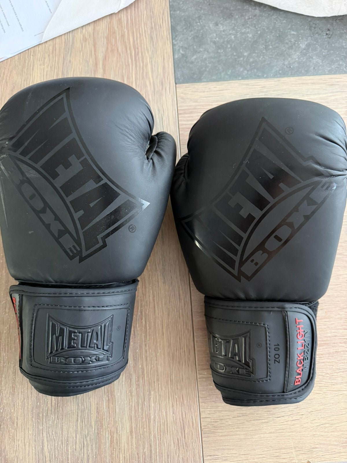 Gants de boxe métal (voir description), Sports & Fitness, Boxe, Enlèvement, Neuf, Gants de boxe