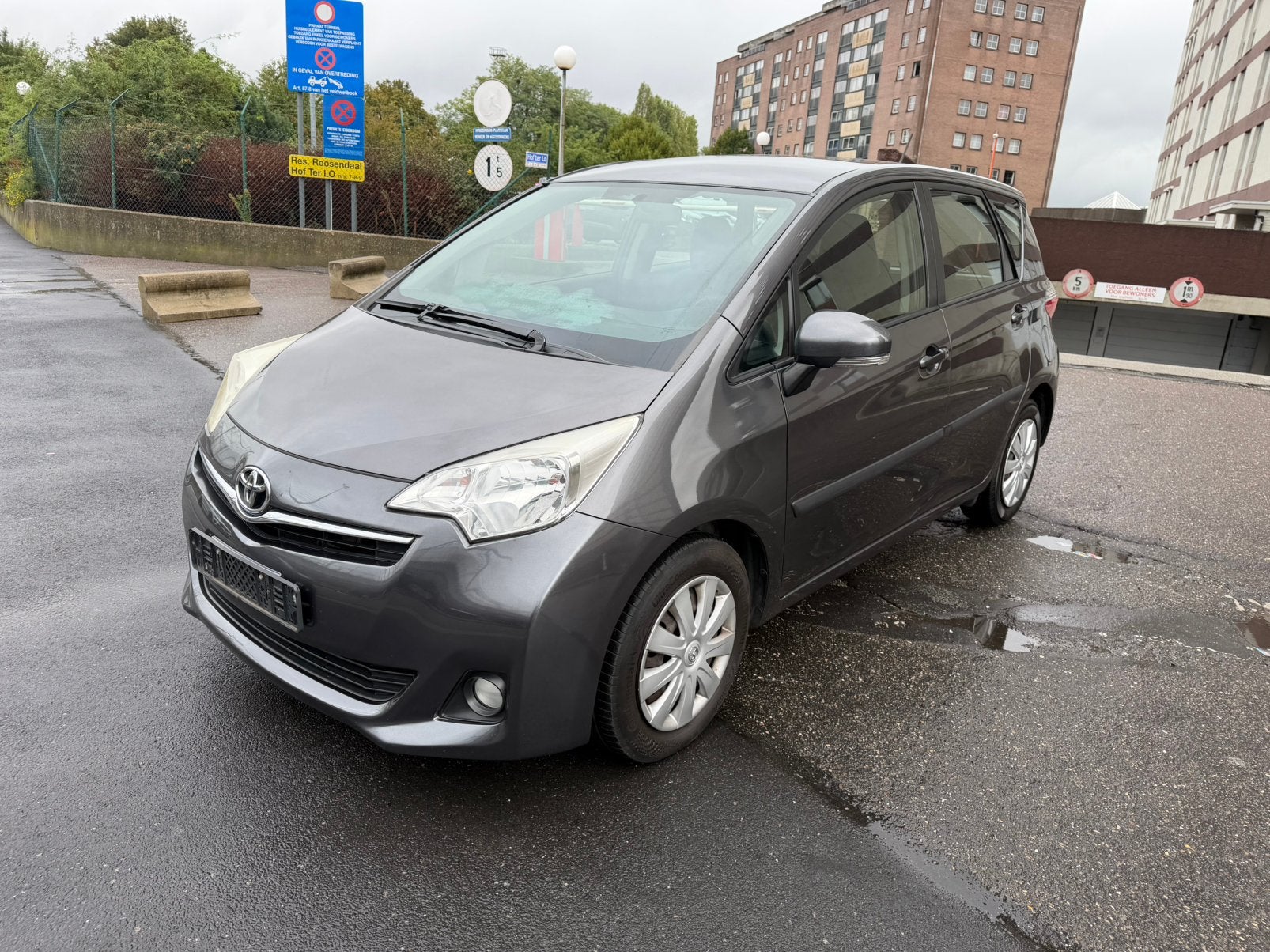 TOYOTA VERSO-S 1.3 automatique avec clime, Autos, Argent ou Gris, Achat, Carnet d'entretien, 5 portes