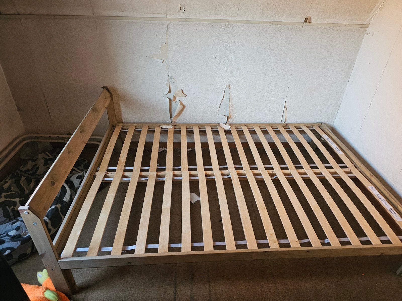 ikea bedframe met lattenbodem, Huis en Inrichting, Ophalen
