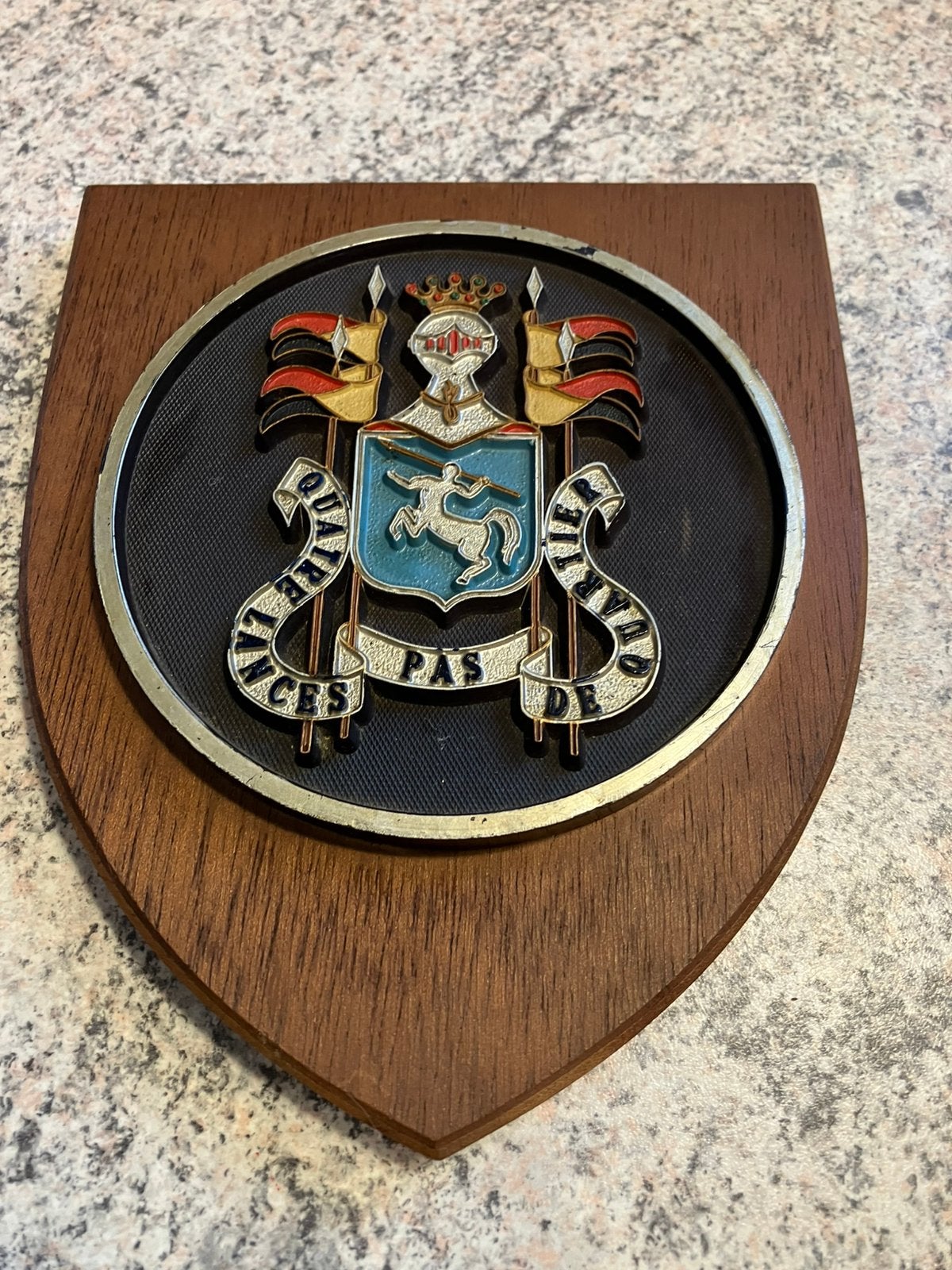 Insigne de lancier du 4e régiment belge, Collections, Enlèvement