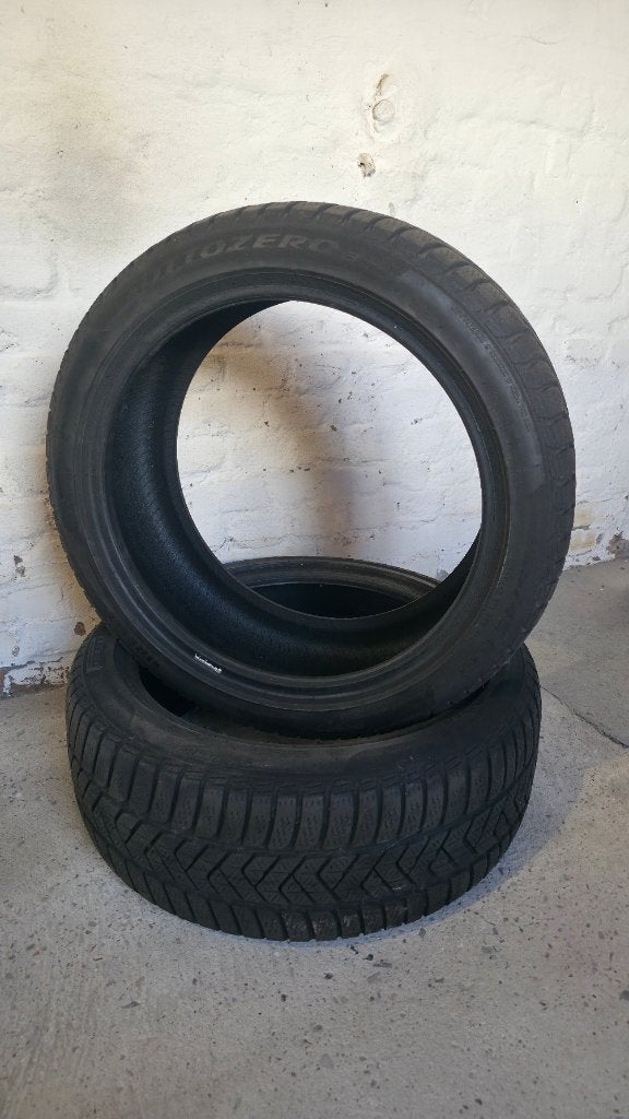 Pneu neige Pirelli., Autos : Pièces & Accessoires, Pneus & Jantes, Pneus hiver, Enlèvement, Utilisé, 225 mm