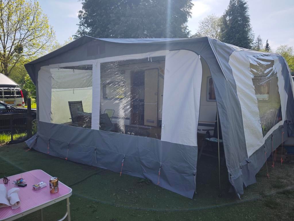 A vendre car acheter trop court, Caravanes & Camping, Tentes, Enlèvement