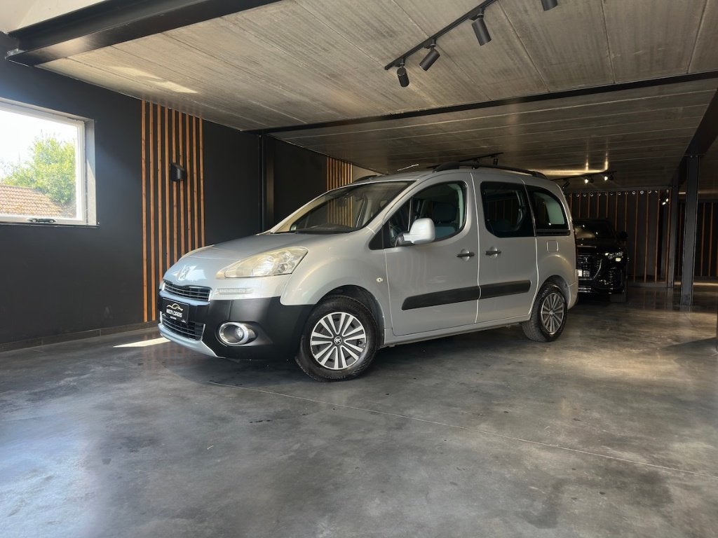Peugeot Partner 1.6 HDi | Airco | Radio | Schuifdeur | ..., Voorwielaandrijving, Zwart, 4 cilinders, 5 deurs