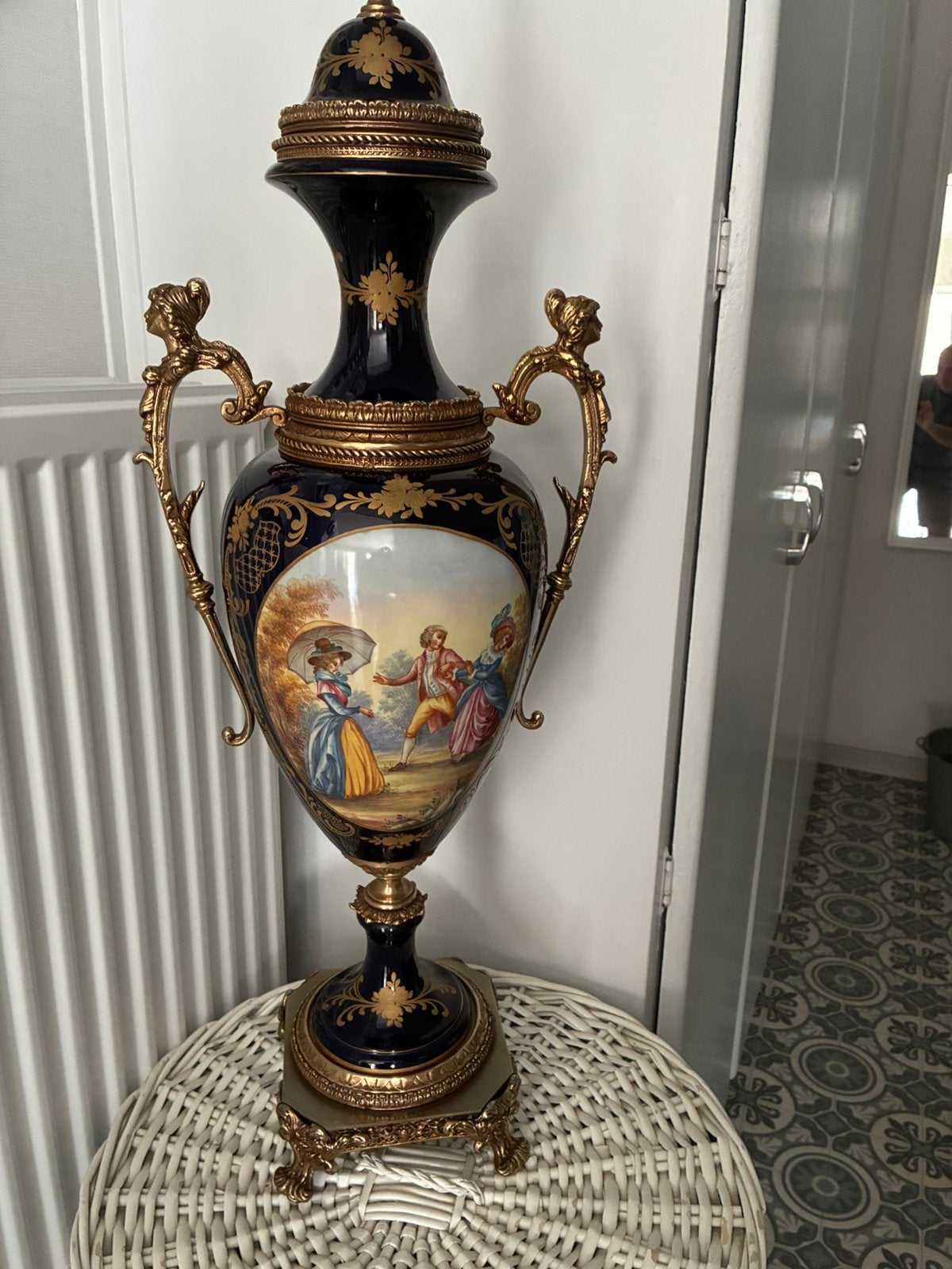 Limoges vaas, Ophalen