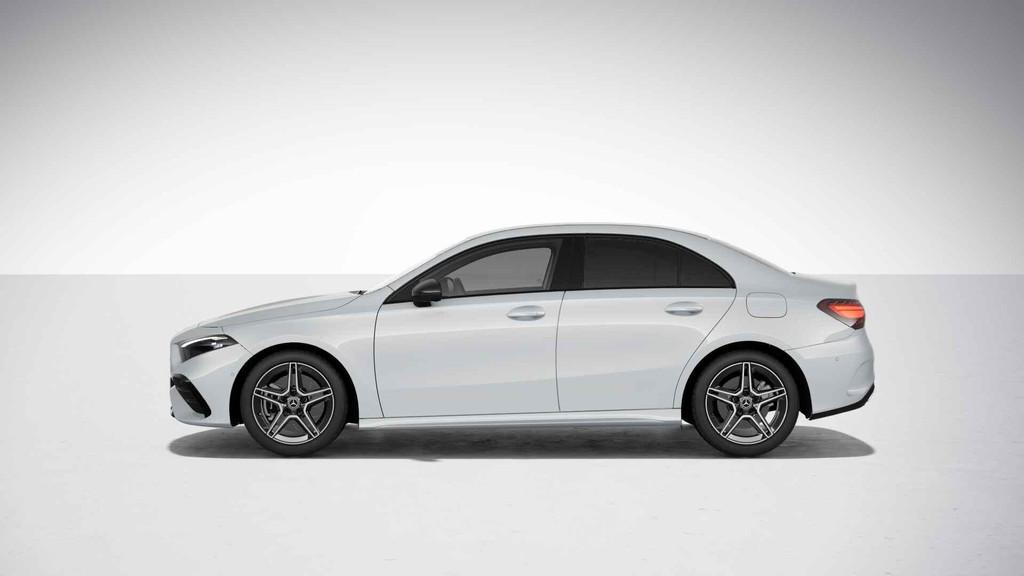Mercedes-Benz A-klasse 250 e Hatchback AMG Line Night Pack |, Auto's, 4 deurs, Stof, Gebruikt, Euro 6