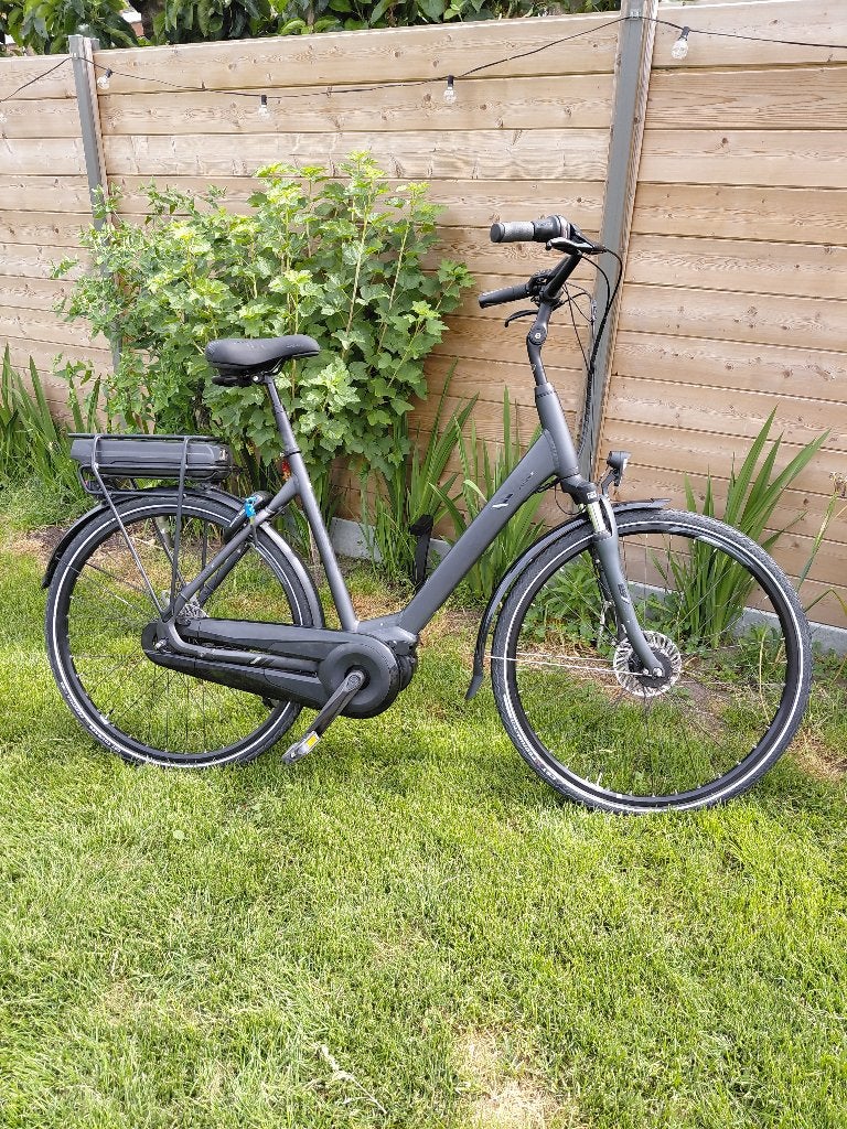 GIANT ENTOUR E+1,Kleur antraciet, 500 wh batterij, Vélos & Vélomoteurs, Vélos électriques, 50 km par batterie ou plus, Giant, Utilisé