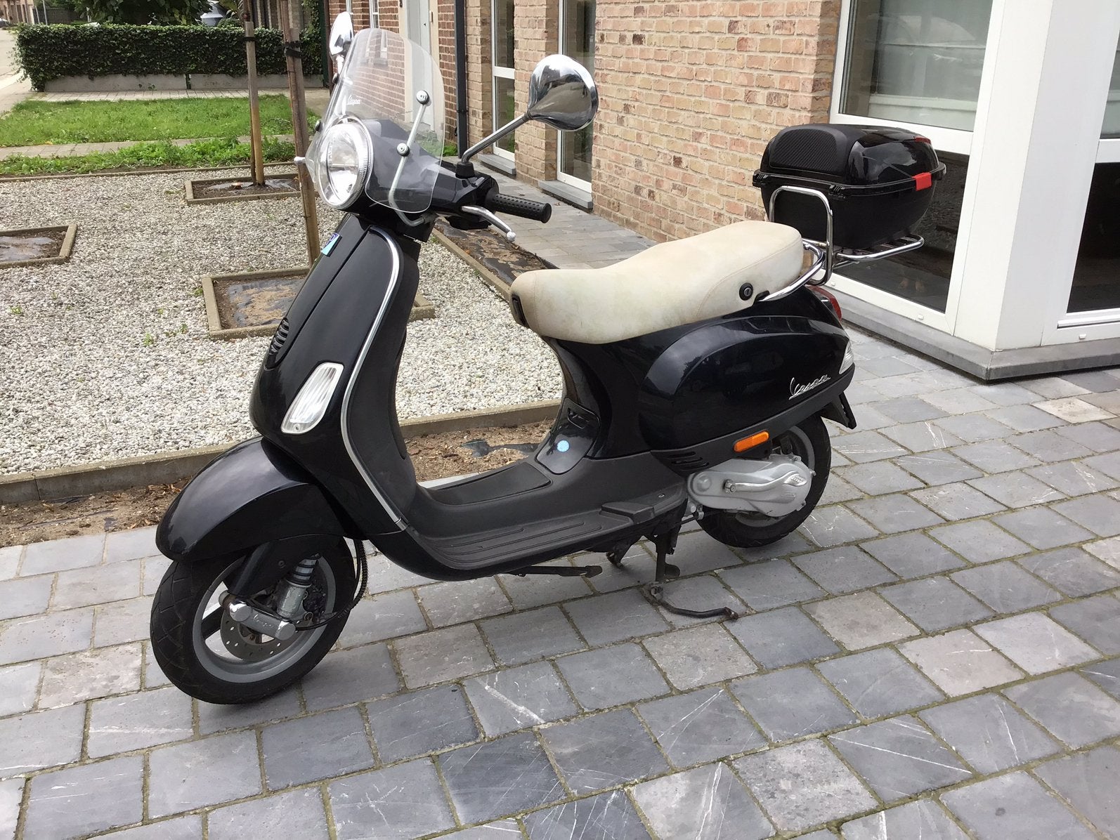 Zwarte Vespa LX 50 - B klasse - 2004 - 9136 km - 2 takt, Vélos & Vélomoteurs, Enlèvement, Comme neuf, Vespa LX