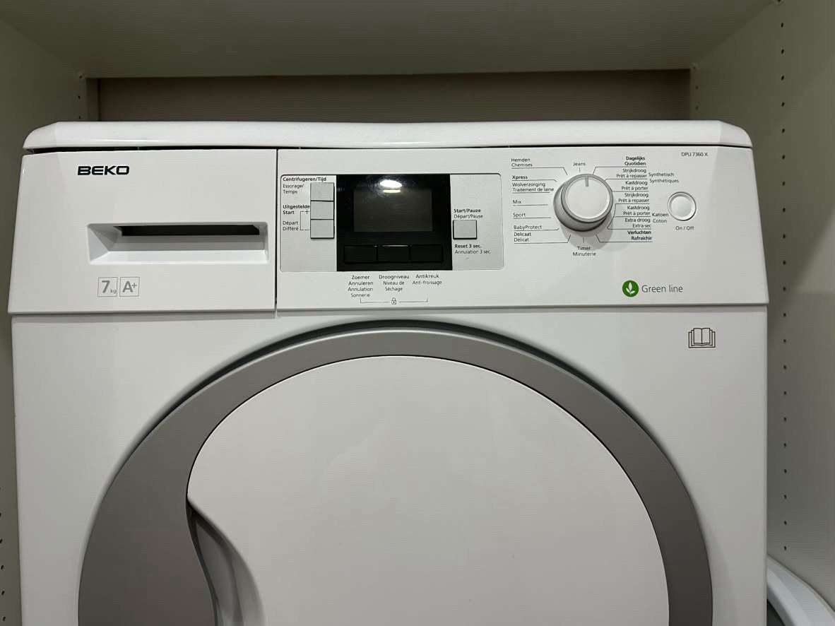 Droog kast beko werkt nog supper omdat wij verhuizen buiten, Ophalen, Zo goed als nieuw
