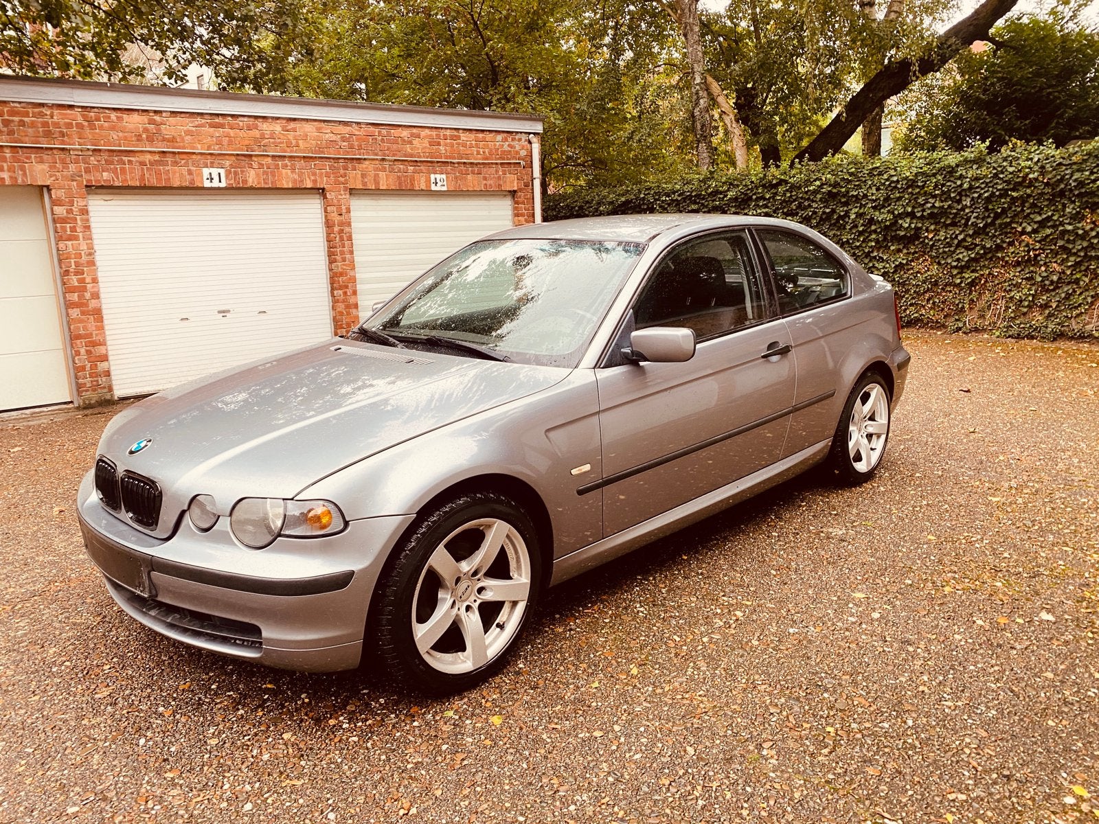 BMW 3 serie compact. 1.8cc benzine - Automaat. Met controle, Automaat, Achterwielaandrijving, 4 cilinders, 5 zetels