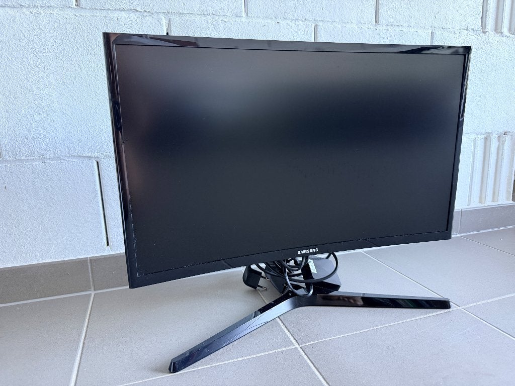 Samsung C24RG50FQU – 24" Curved Gaming Monitor (144Hz), Computers en Software, Monitoren, Gaming, 3 tot 5 ms, 101 t/m 150 Hz, VA