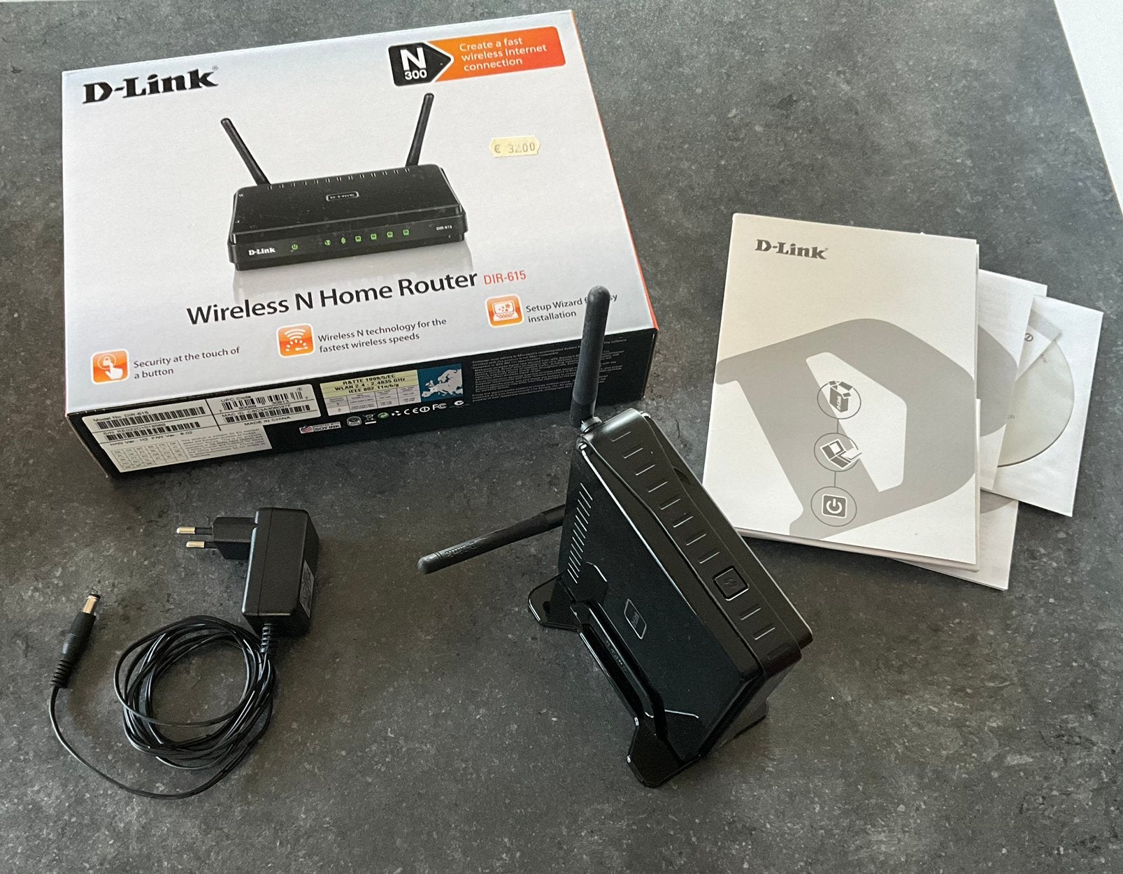 Compacte Router D-Link Wireless N Home DIR-615, Computers en Software, Routers en Modems, Ophalen of Verzenden, Gebruikt, Router
