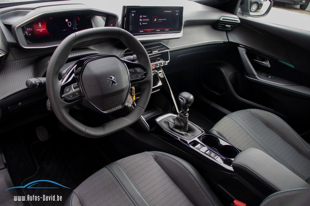 Peugeot 2008 1,2i PureTech Turbo/2 547 KM/APPLE CARPLAY, Autos, Argent ou Gris, Achat, Euro 6, Entreprise