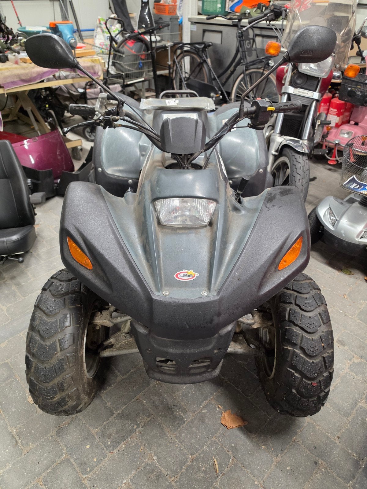 quad met autorijbewijs !! versnellingsbak kapot ! € 600 euro, Motoren