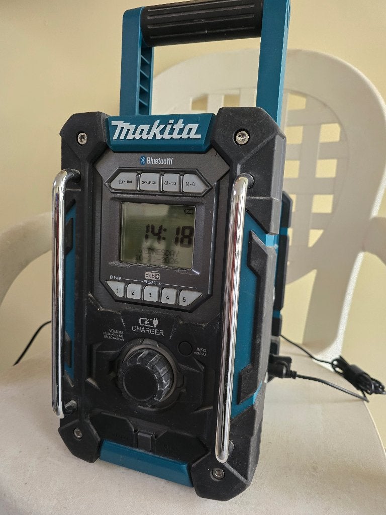 Makita werfradio DMR301, Ophalen, Gebruikt, Bouwradio