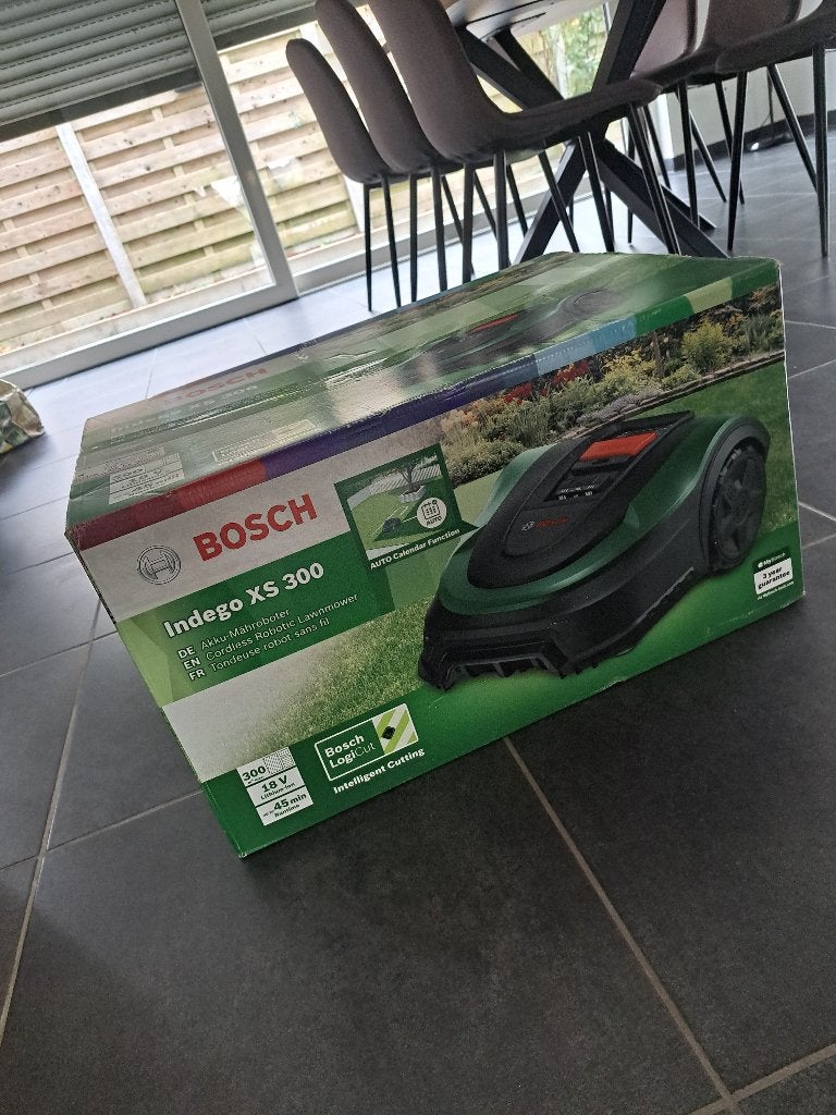 Bosch Indego XS 300 robotmaaier 18V Li-Ion 300m2, Neuf, Moins de 20 cm, Bosch, Enlèvement