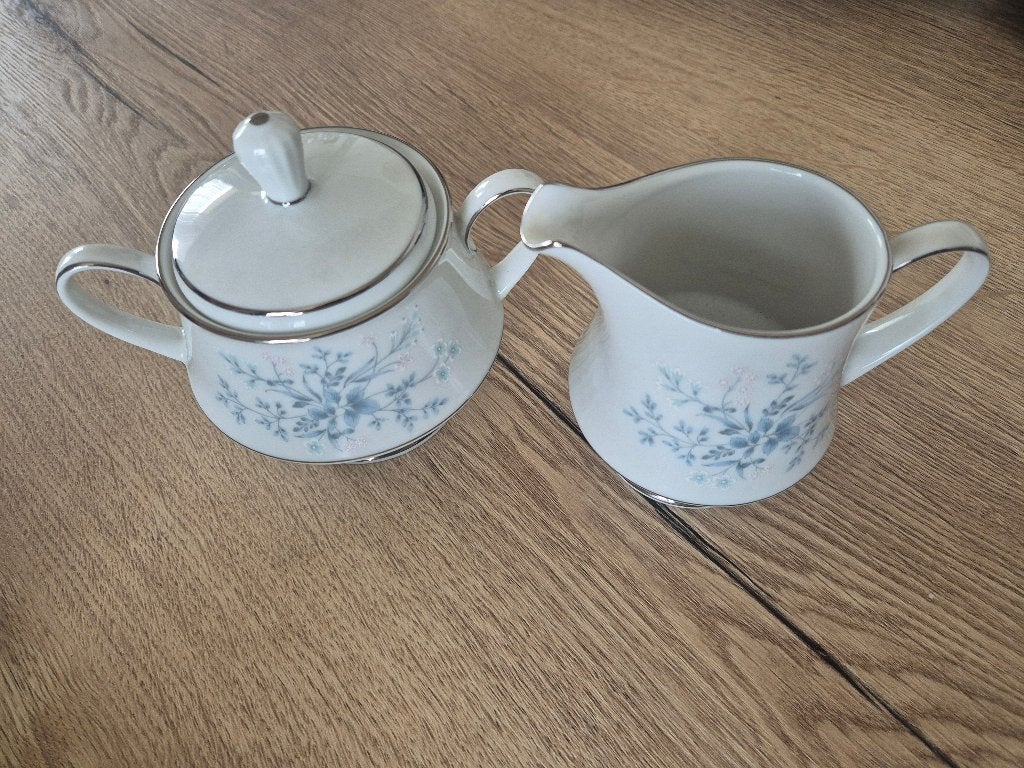 Eet en koffieservies Noritake Carolyne, Ophalen