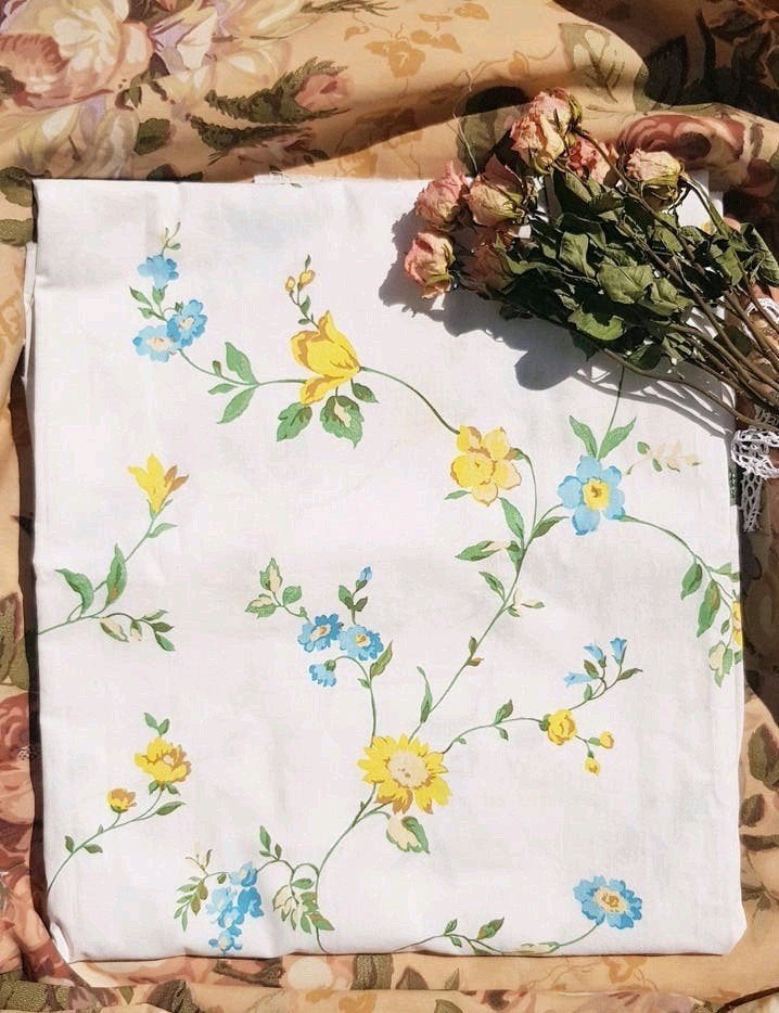Tissu fleuri 🌼vintage 100% coton 🌼, Hobby & Loisirs créatifs, Tissus & Chiffons, Enlèvement ou Envoi, Comme neuf, Multicolore