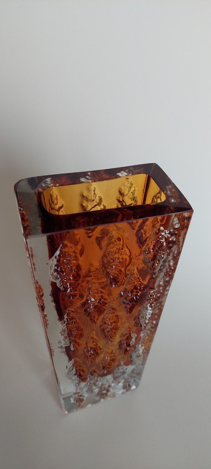 Kristal Vaas ingrid glashütte amberkleurige, Antiek en Kunst, Antiek | Vazen, Ophalen of Verzenden