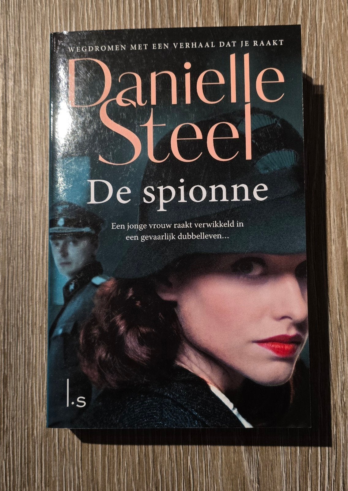 Danielle Steel - De spionne, Ophalen, Danielle Steel
