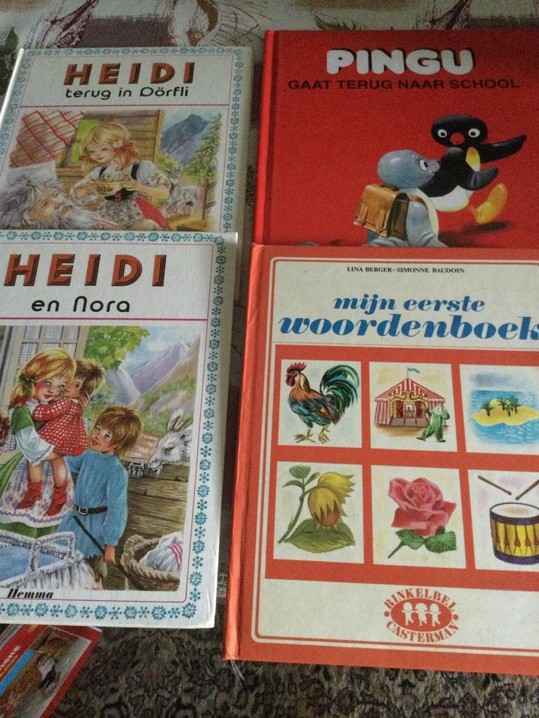 4 kinderleesboekjes, Ophalen, Zo goed als nieuw