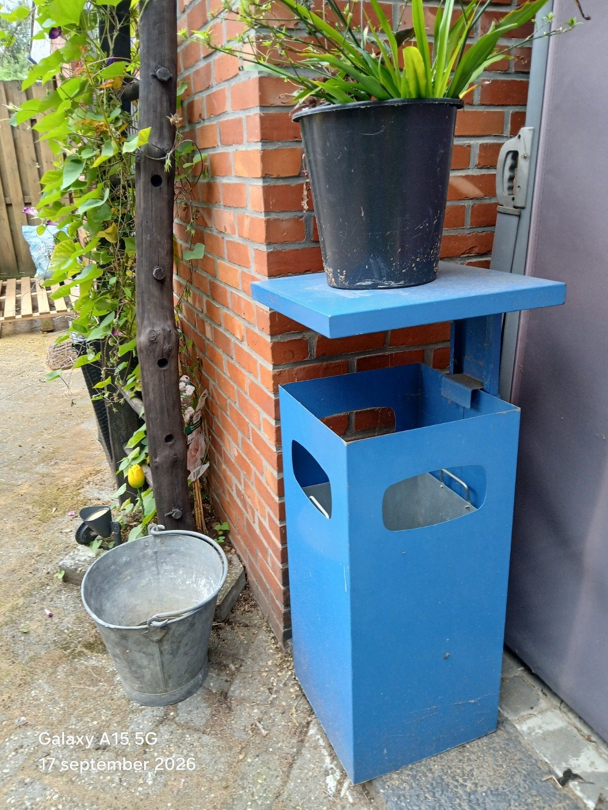 retro vuilbak, Tuin en Terras, Ophalen