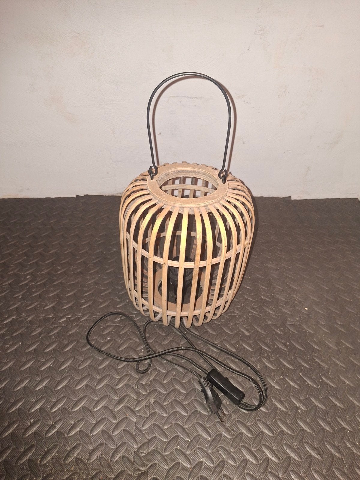 vend petite lampe en bois à poser H 27 cms, Maison & Meubles, 27 cm, Comme neuf, Enlèvement, Bois