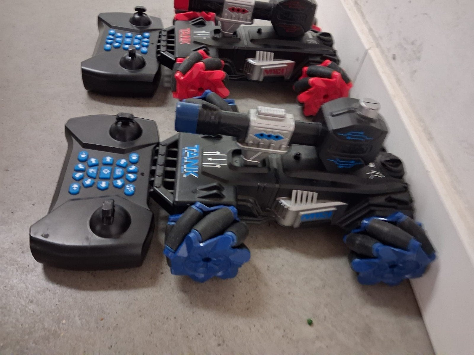 Tanks op afstandbediening, Hobby & Loisirs créatifs, Enlèvement ou Envoi, Comme neuf
