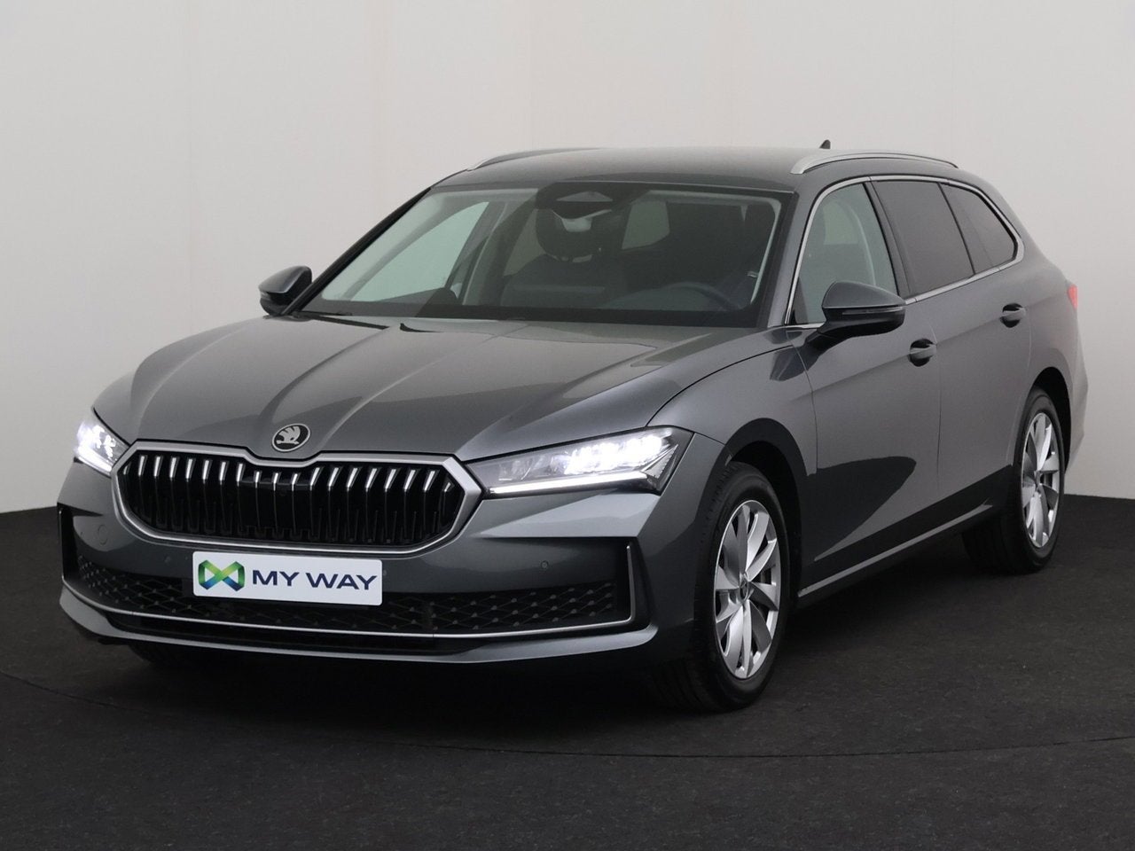 Skoda Superb Combi Superb Combi Corporate 1.5 TSI m-HEV 110k, Automaat, Break, https://public.car-pass.be/vhr/a4775693-d711-483d-ab41-78c2ea061577