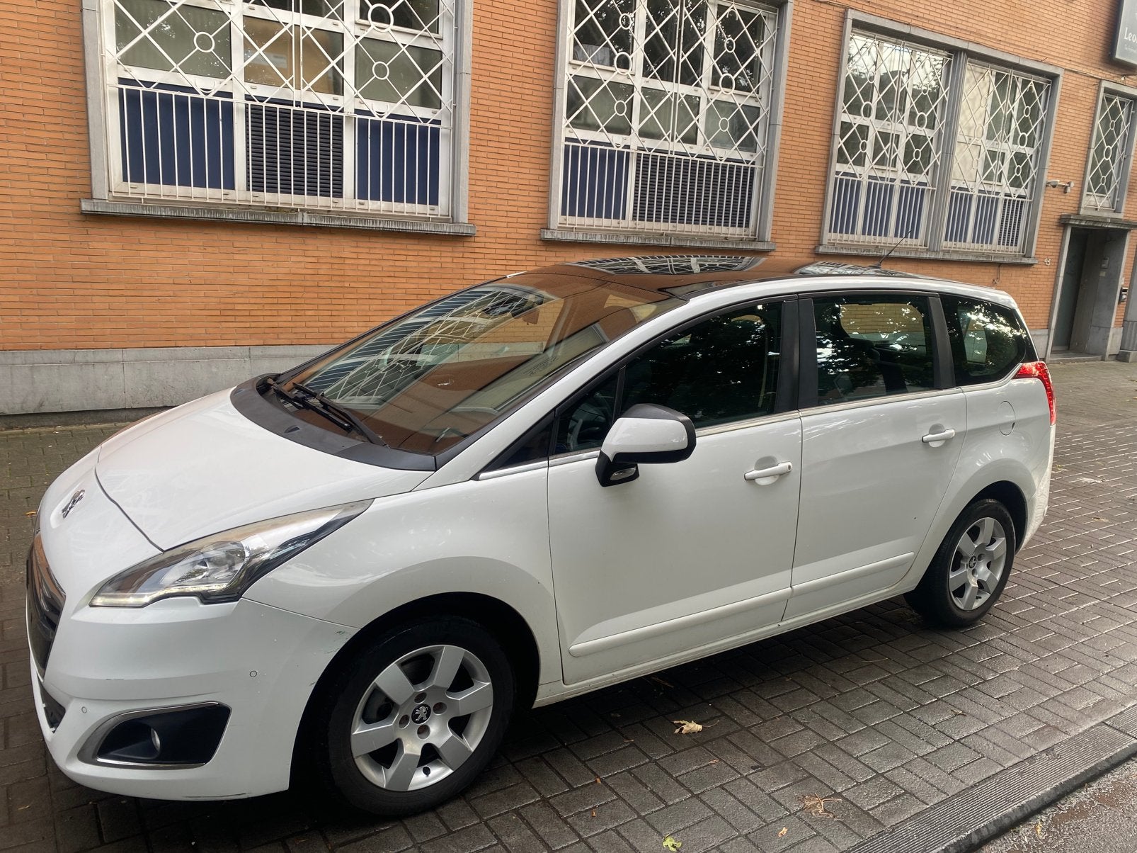 Peugeot 5008 1.6e-hdi * 7 zitplaatsen * Facelift * Euro 5!, Voorwielaandrijving, Euro 5, Zwart, 5 deurs