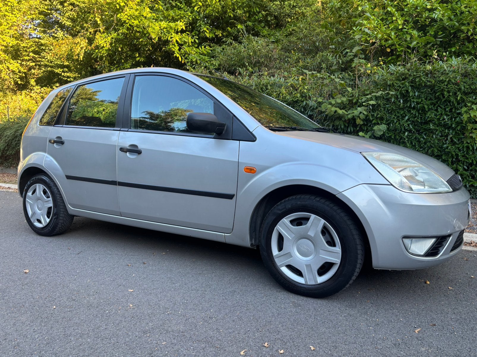 Ford fiesta essence prête à immatriculer, Argent ou Gris, Achat, Boîte manuelle, Vitres électriques