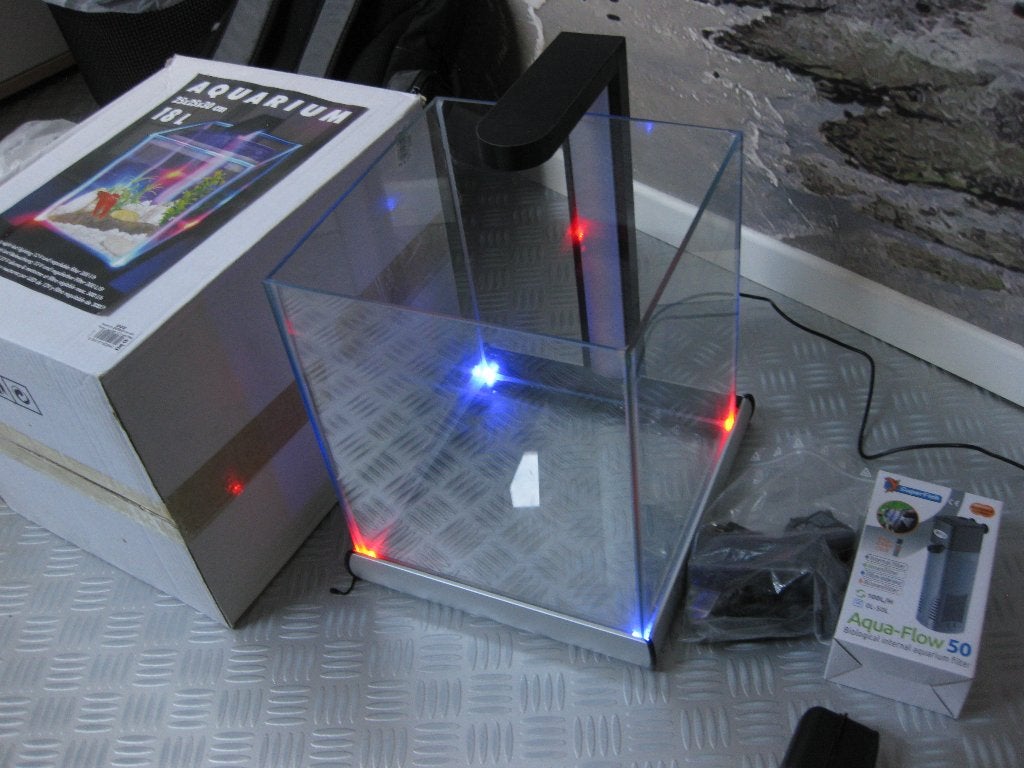 Aquarium met LEDs en filterpomp 25x25x30, Ophalen, Inclusief toebehoren, Gebruikt, Leeg aquarium