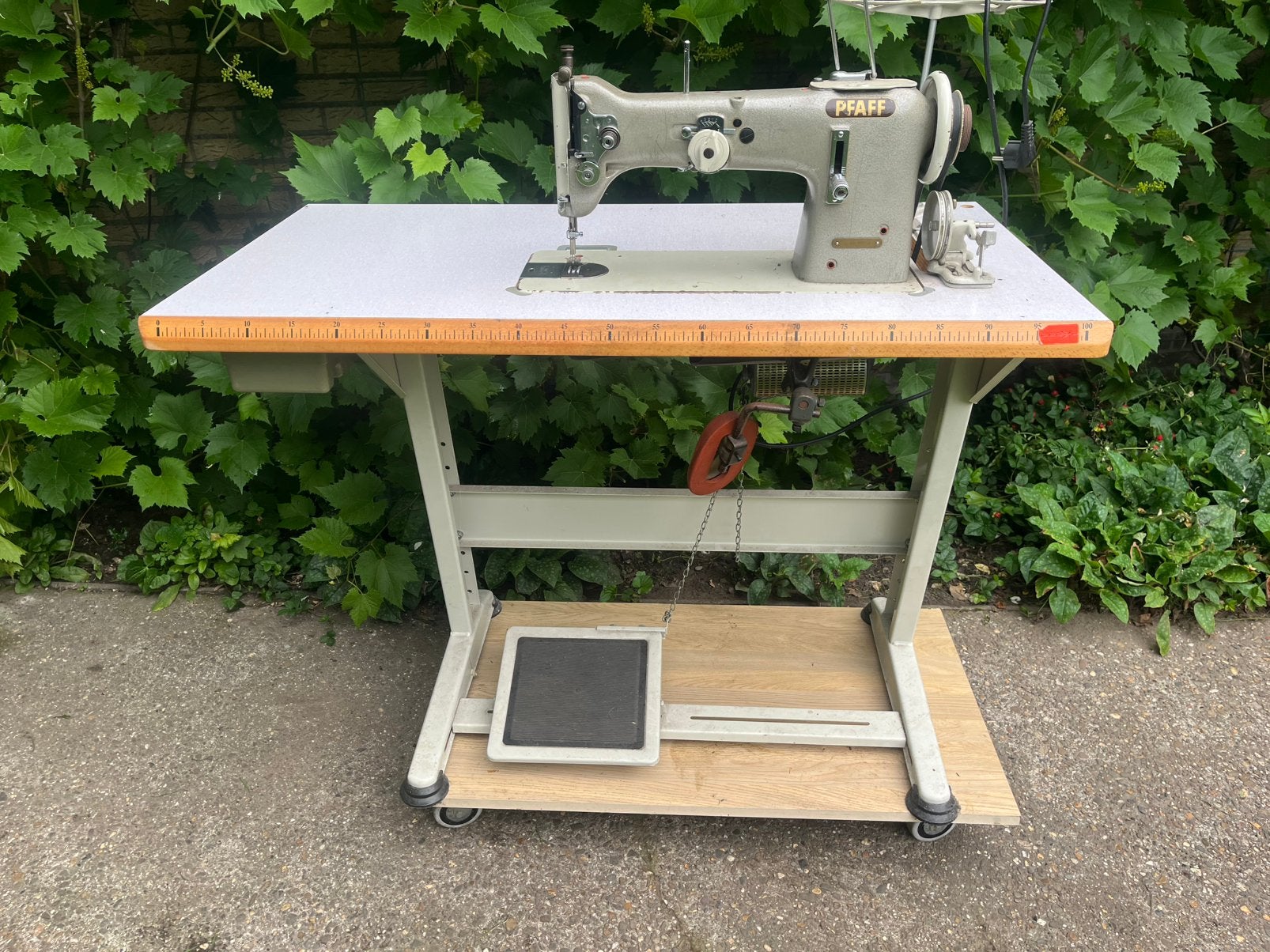 industriele naaimachine en blindzomer, Pfaff, Machine à coudre, Industrie, Enlèvement