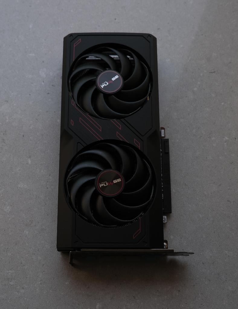SAPPHIRE PULSE AMD Radeon RX 7600 8GB, Computers en Software, Videokaarten, Ophalen, AMD, GDDR6, Zo goed als nieuw