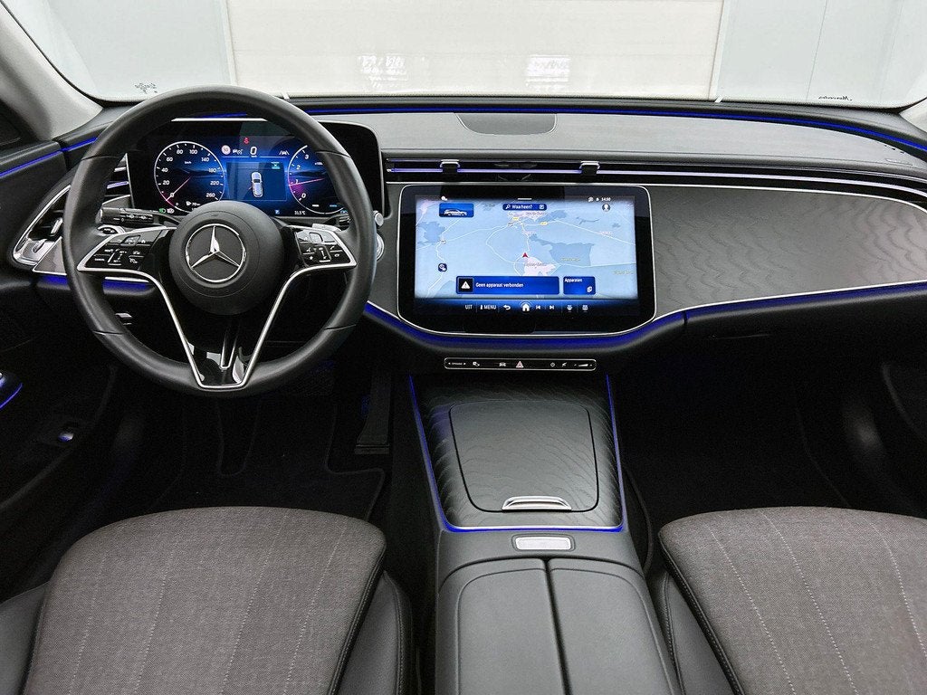 Mercedes-Benz E-Klasse 200 Break Luxury Line | Panoramisch D, Auto's, Automaat, Gebruikt, 4 cilinders, 1905 kg