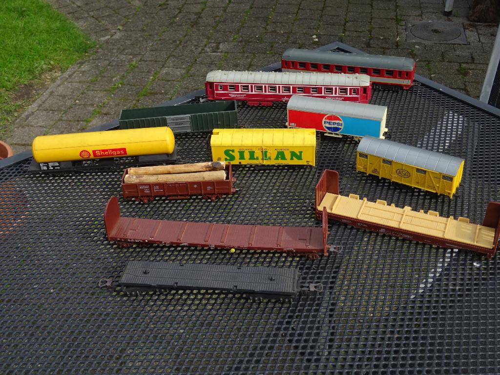 Lot de vieux wagons - Lima - HO, Hobby & Loisirs créatifs, Trains miniatures | HO, Enlèvement ou Envoi, Wagon, Lima, Courant continu