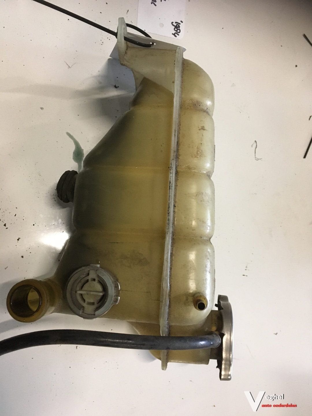 Mercedes w201 / 190 1983 Koelvloeistofreservoir, Auto-onderdelen, Motor en Toebehoren, Gebruikt, -, -, Ophalen of Verzenden
