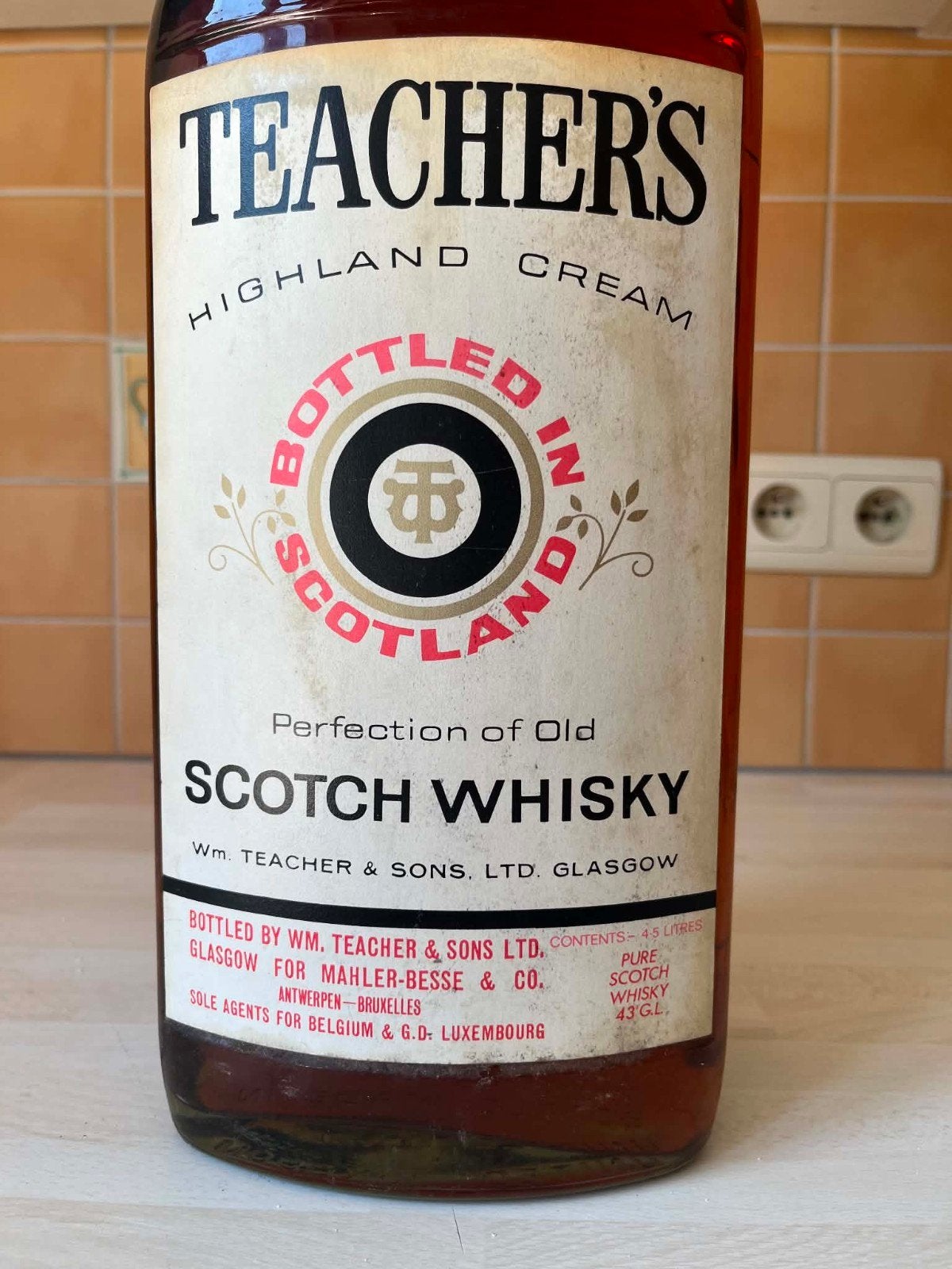 Grande bouteille de Whisky (4,5 litres), Ophalen