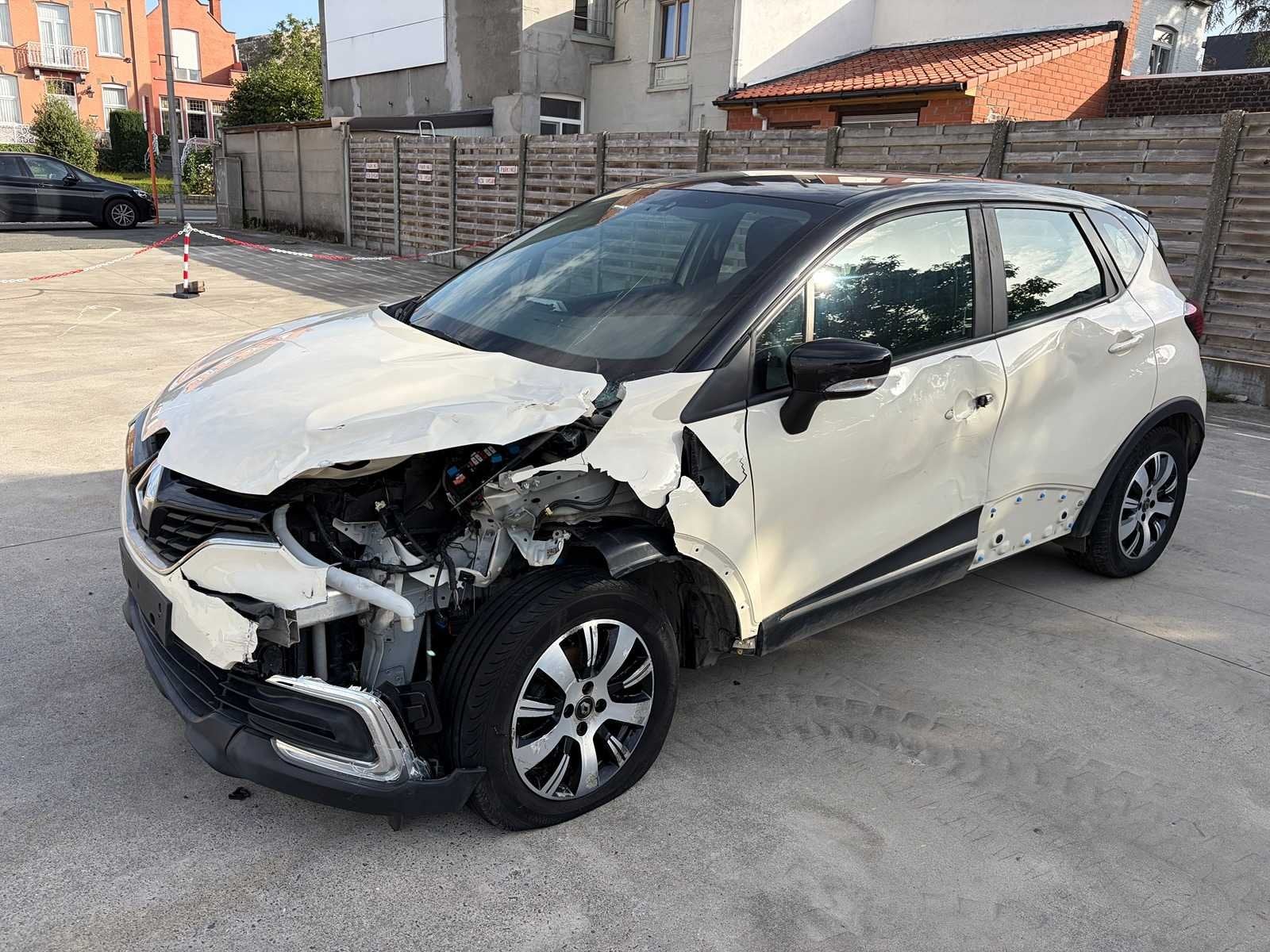 2018 - Renault - Captur - 0.9i - 12V TURBO TCE 90 - Car, Auto's, Gebruikt, Bedrijf, Handgeschakeld, SUV of Terreinwagen
