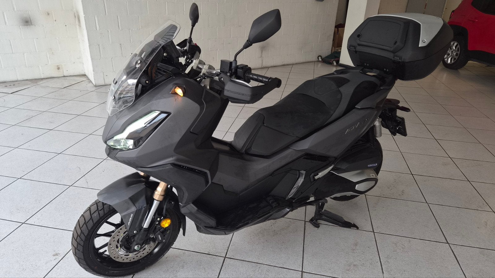 honda adv 350, Entreprise