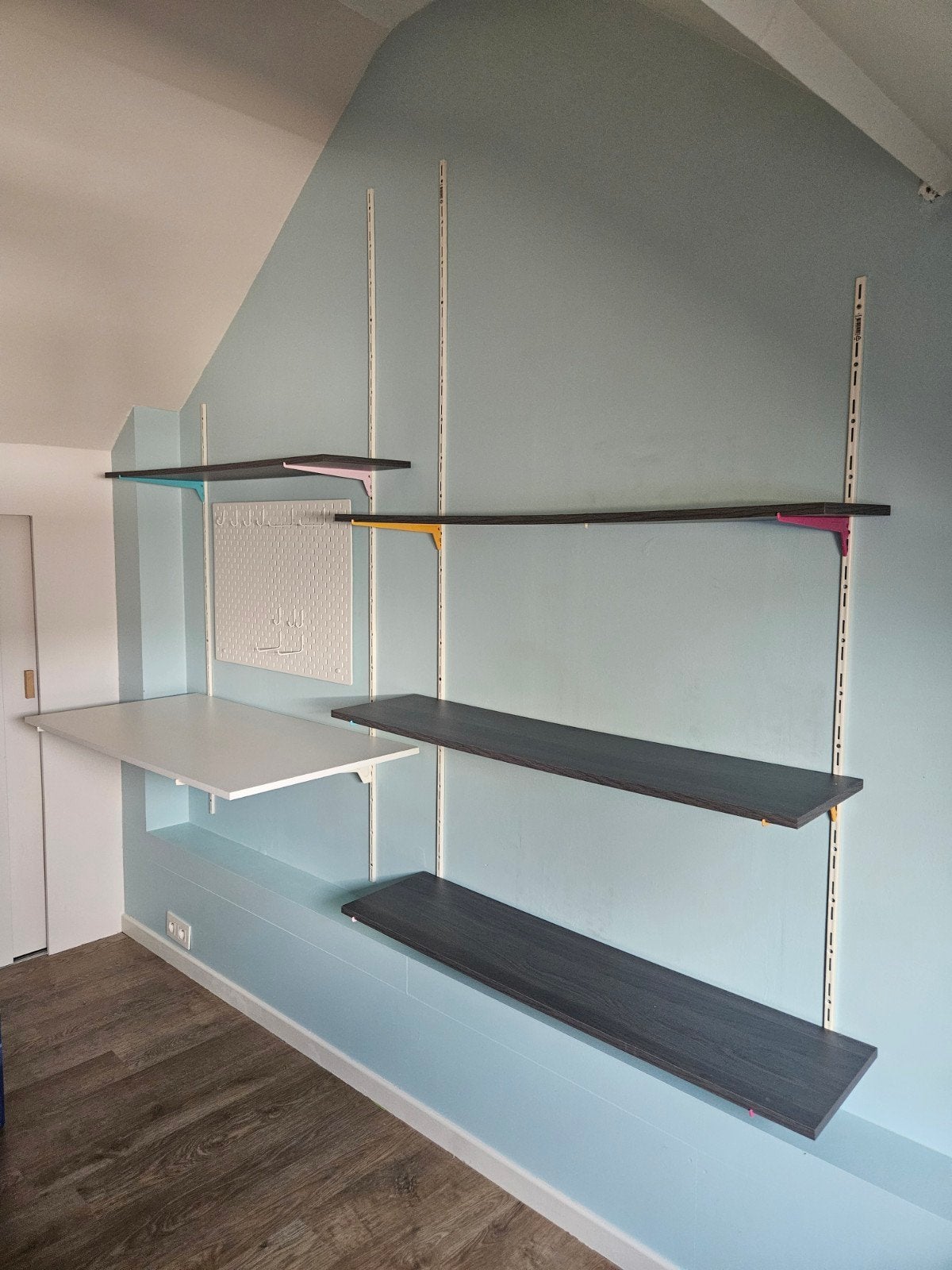 Modulair wandsysteem met bureau en legplanken, Huis en Inrichting, Ophalen