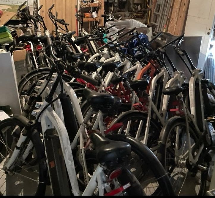 Partij van 30 elektrische fietsen, Ophalen, Zo goed als nieuw
