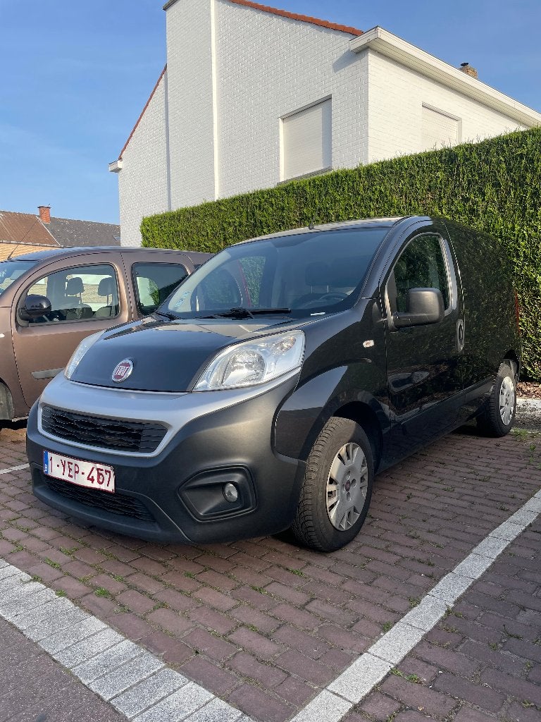 Fiat fiorino, Auto's, Bestelwagens en Lichte vracht, Voorwielaandrijving, Euro 5, Stof, Zwart