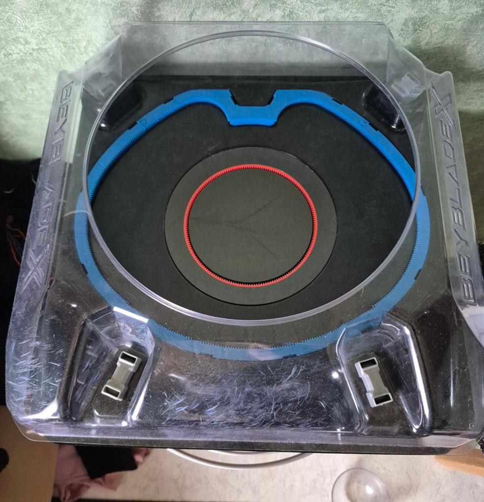Beyblade X arena, Ophalen