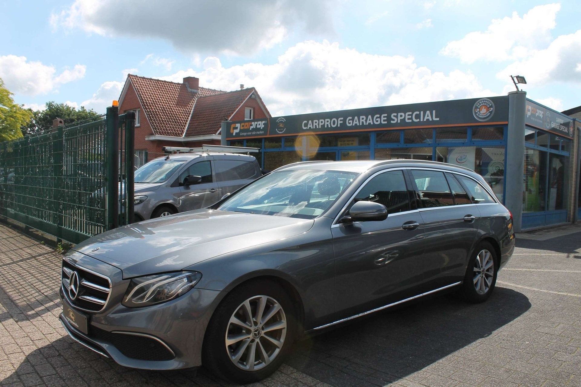 Mercedes-Benz E 200 E 200 d Business Solution (EU6d-TEMP), Automaat, Gebruikt, 4 cilinders, Bedrijf