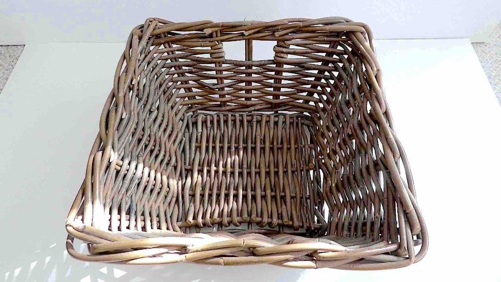 houten mand, Huis en Inrichting, Woonaccessoires | Schalen en Manden, Ophalen, Mand, Vierkant, Zo goed als nieuw