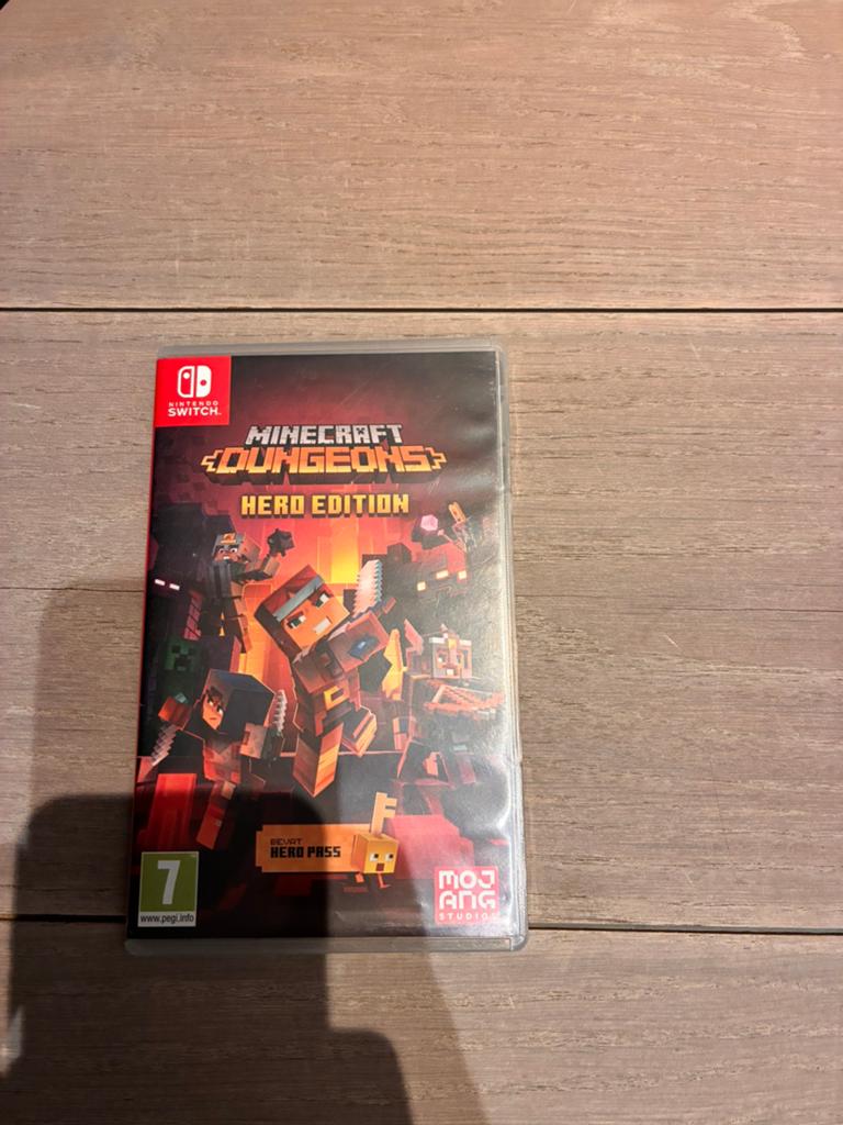 Minecraft Dungeons Hero Edition voor nintendo switch, Games en Spelcomputers, Ophalen of Verzenden, Zo goed als nieuw