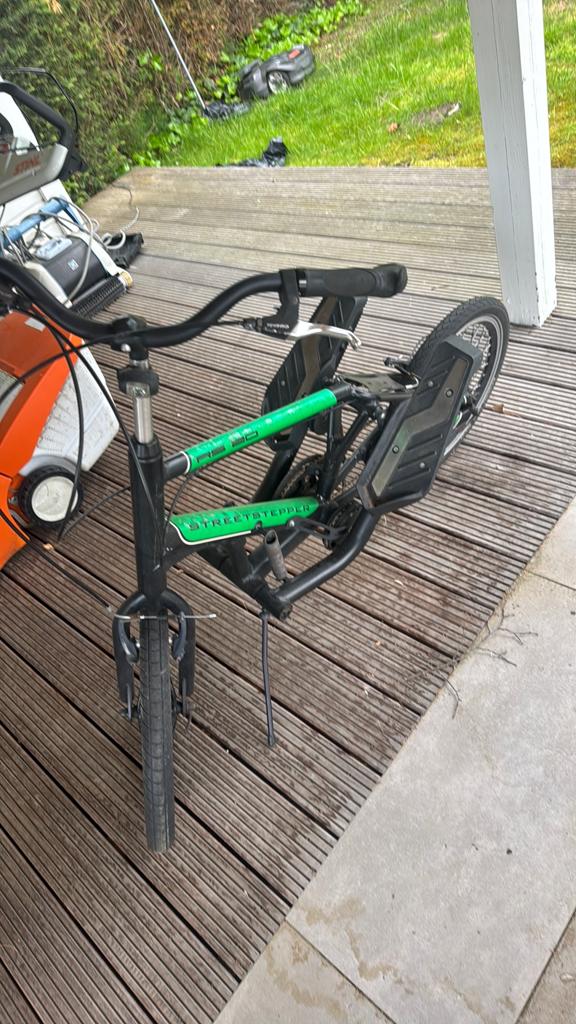 Trap fiets, Enlèvement, Comme neuf