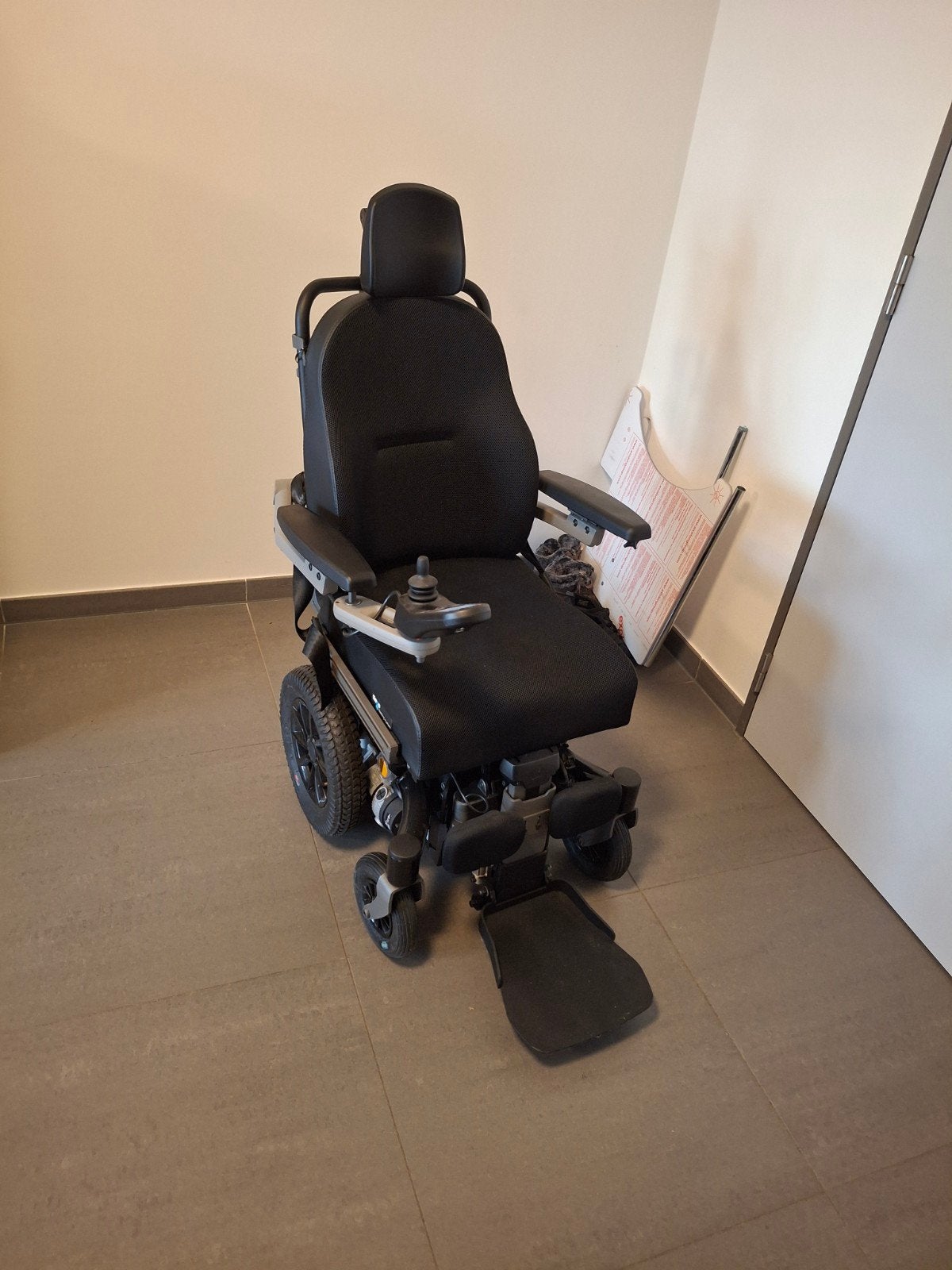 Electrische rolstoel Dietzpower Sango Slimline, Diversen, Ophalen, Zo goed als nieuw, Elektrische rolstoel